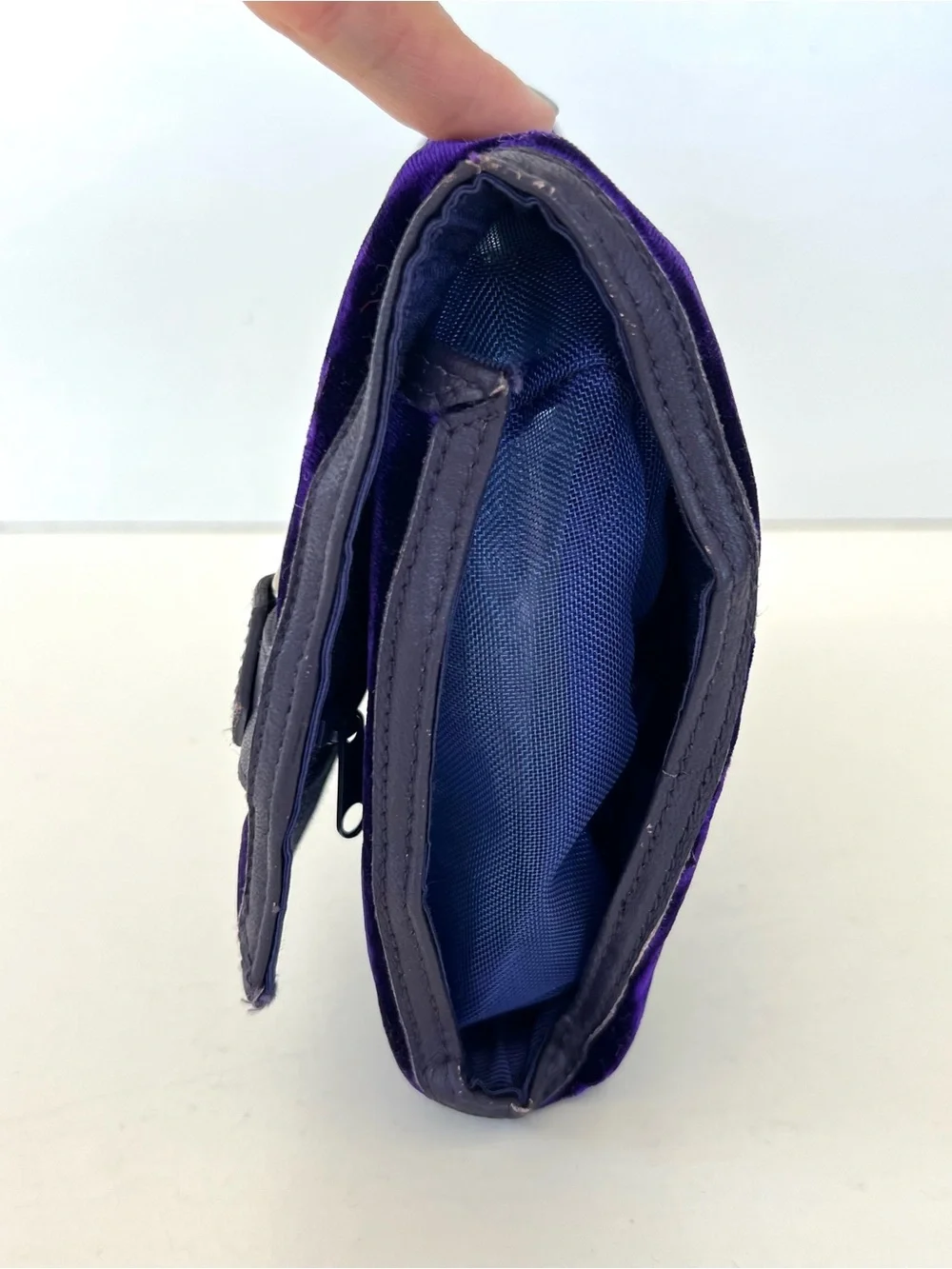 ISABELLA FIORE Purple Velvet Leather Trim Travel Makeup Accessories Cosmetic Bag